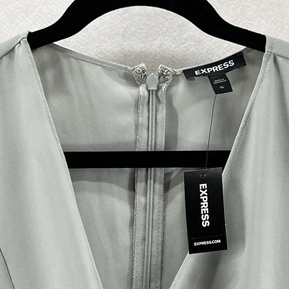 EXPRESS Blouse Size XL Crepe Surplice Twist Front Dolman Sleeve Back Zip Gray - Picture 12 of 13